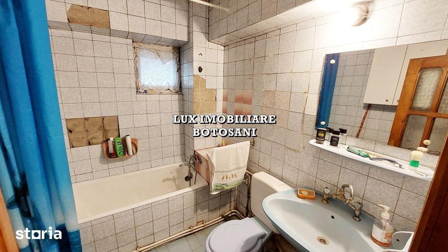 Apartament cu 4 camere decomandat în Central
