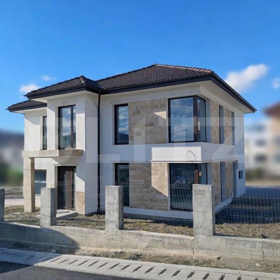 Casă individuală cu 4 camere cu Canalizare în Chinteni