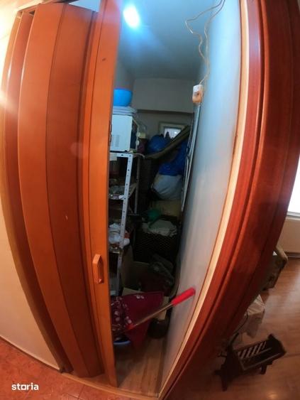 Apartament cu 3 camere decomandat în Uiești