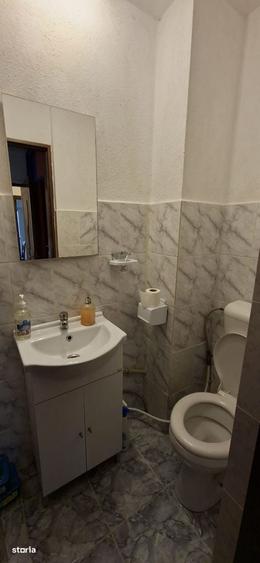 Apartament cu 3 camere decomandat în Est