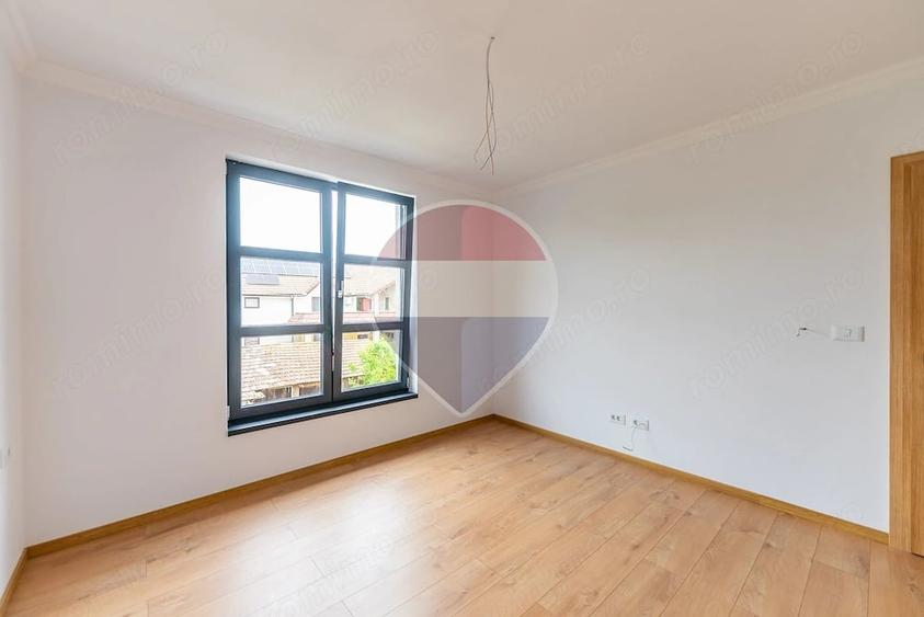 Casă cu 4 camere cu Teren 230 Mp în Pârneava