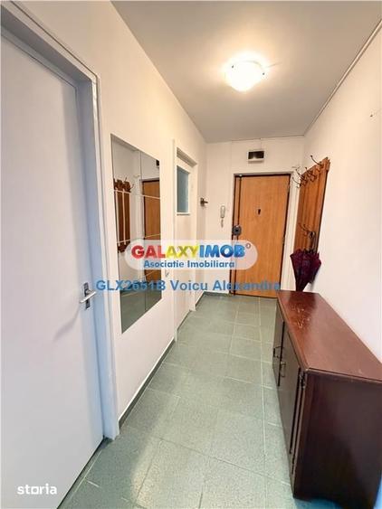 Apartament cu 3 camere, mobilat în Tei