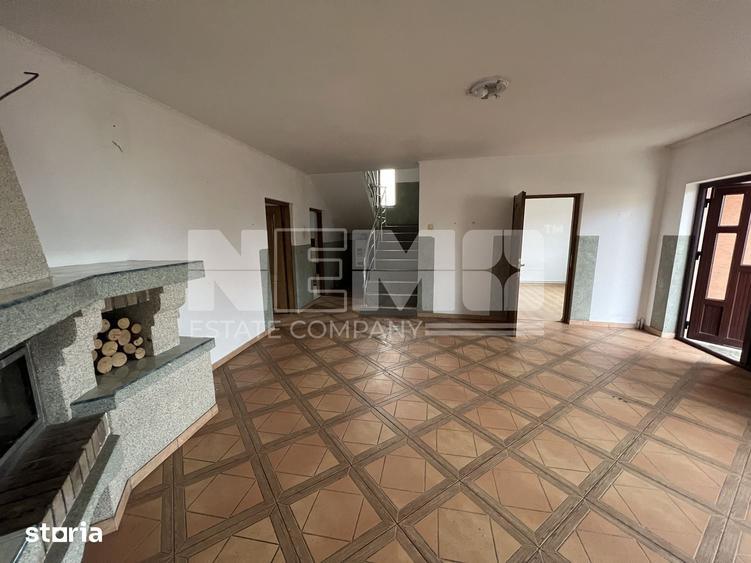 Casă cu 5 camere cu Teren 1600 Mp în Rădăuți