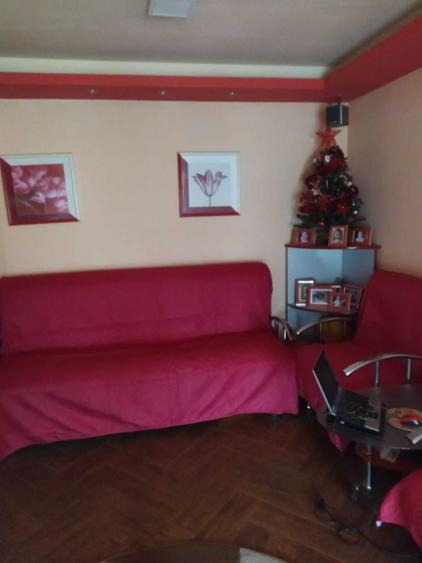 Apartament cu 2 camere semidecomandat, mobilat în Central