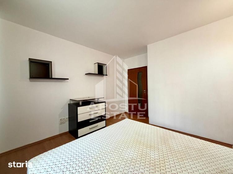 Apartament cu 3 camere decomandat în Est