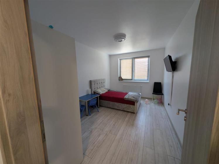 Apartament cu 2 camere decomandat, mobilat în Tractorul — fotografia 3