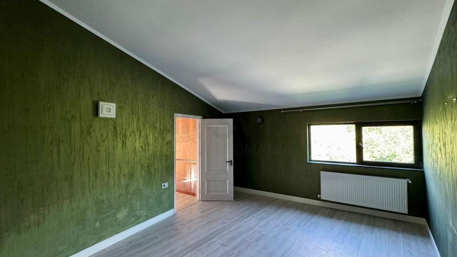 Casă individuală cu 4 camere cu Piscina în Tunari