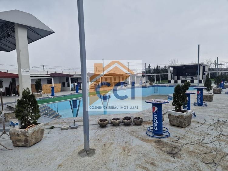Casă individuală cu 8 camere cu Canalizare în Măgura