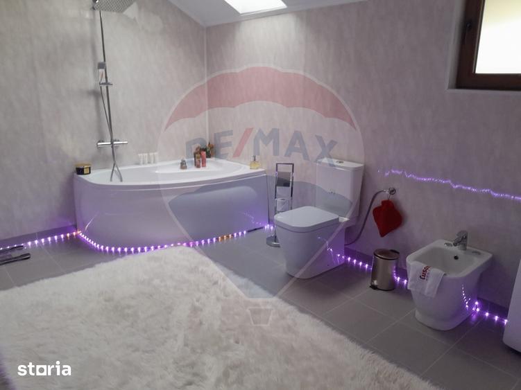 Casă cu 4 camere cu Teren 2500 Mp în Corbeni