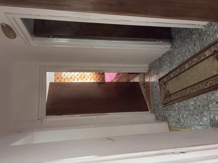 Apartament cu 3 camere semidecomandat în Găvana