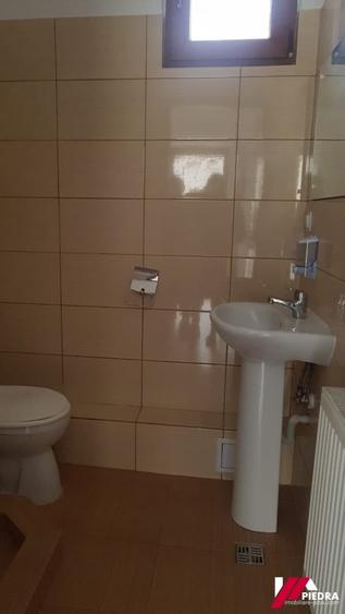 Spațiu comercial, de 300 mp, în Central