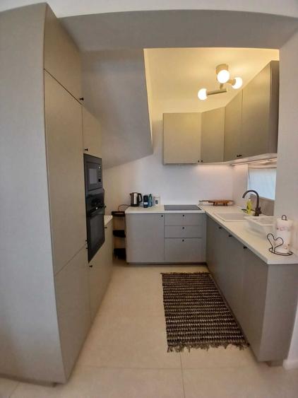 Apartament cu 3 camere decomandat în Tunari