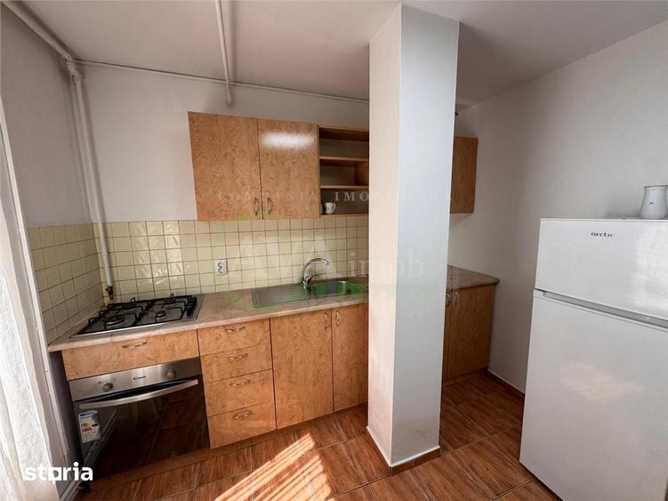 Garsonieră decomandată în Central
