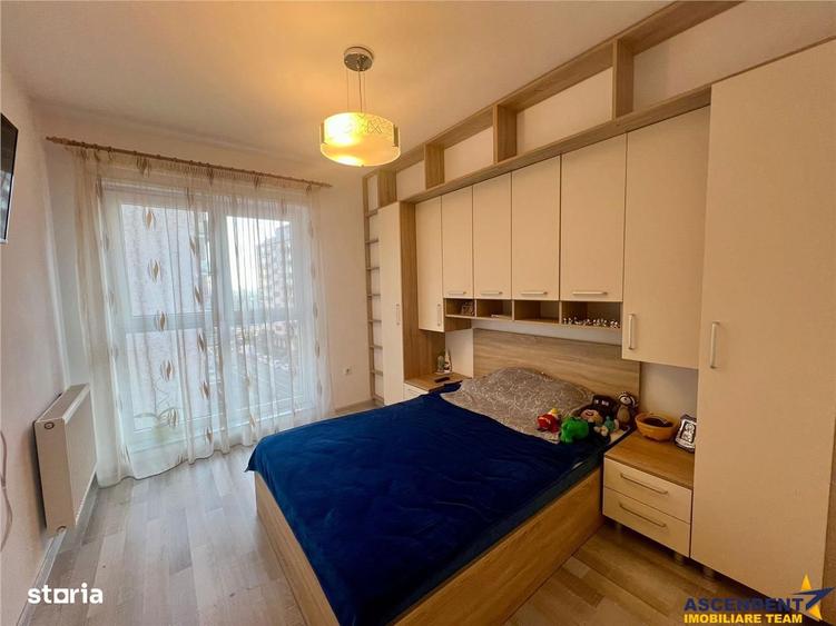 Apartament cu 3 camere decomandat, mobilat în Tractorul