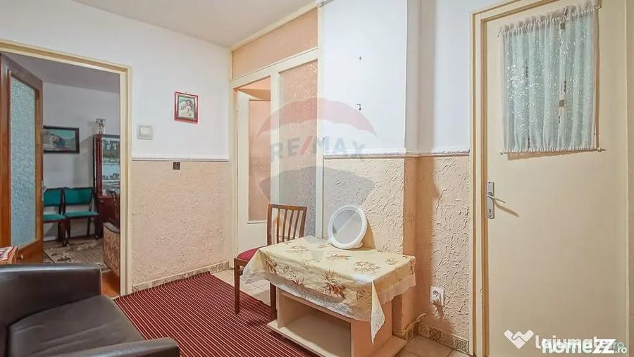 Apartament cu 3 camere semidecomandat în Griviței