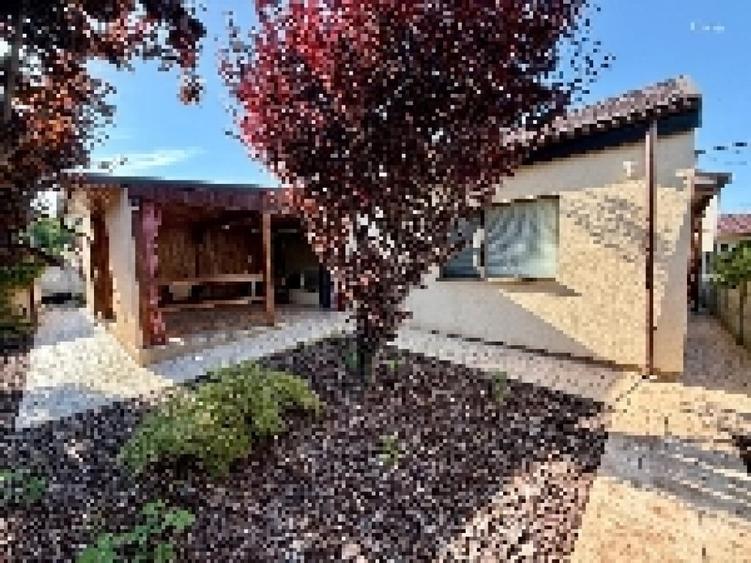 Casă cu 4 camere cu Teren 456 Mp în Central
