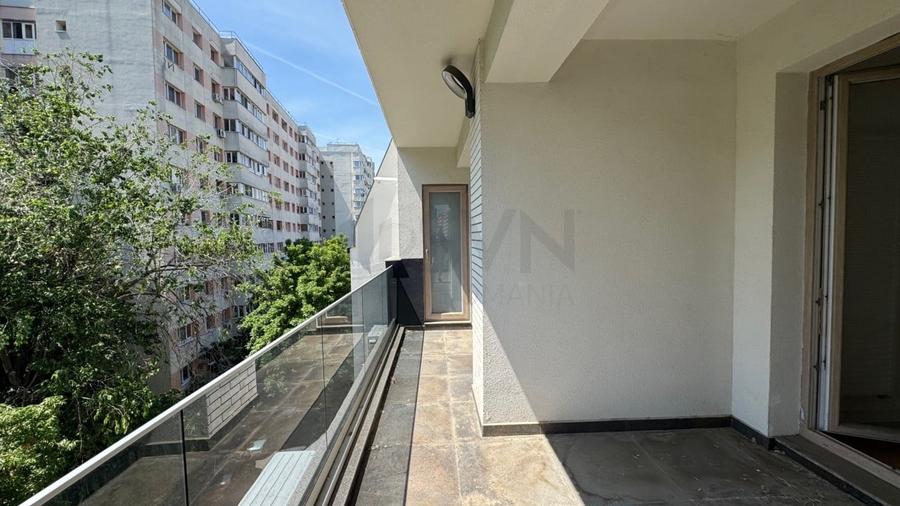 Apartament cu 4 camere decomandat în Iancului