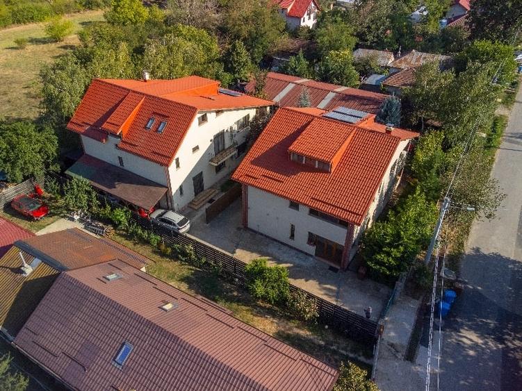 Casă cu 7 camere cu Canalizare în Periș