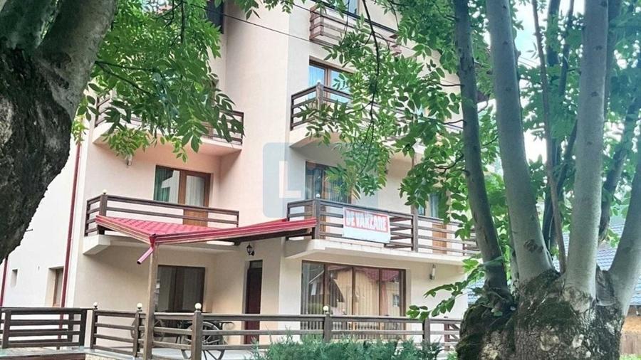 Casă cu 11 camere cu Canalizare în Dâmbovicioara