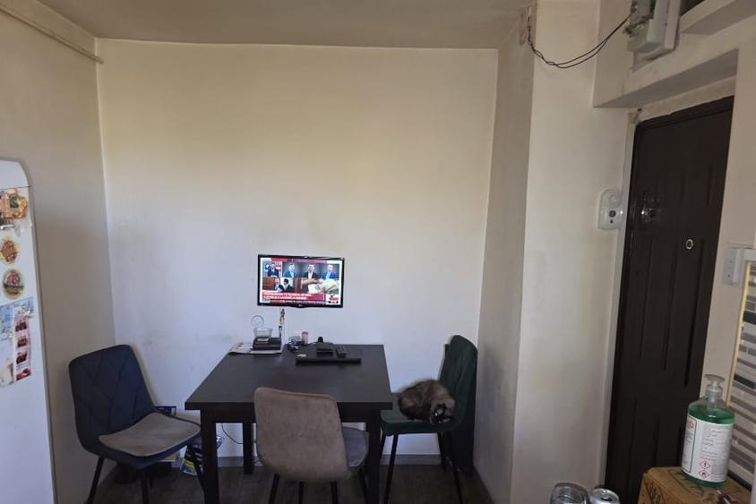 Apartament cu 2 camere decomandat, mobilat în Rovine