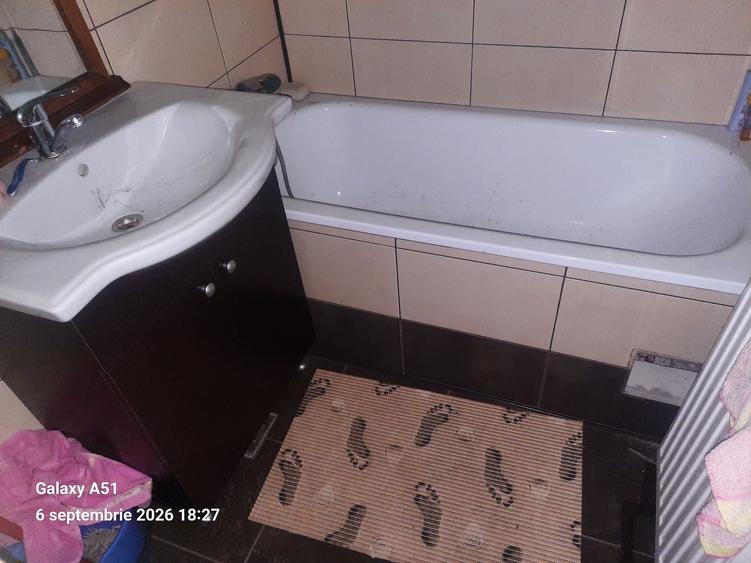 Apartament cu 2 camere semidecomandat în Jilava