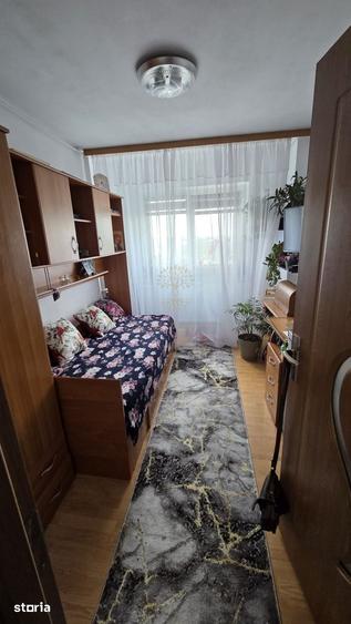 Apartament cu 3 camere semidecomandat în Tudor Vladimirescu