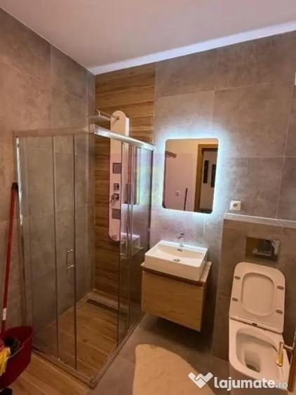 Apartament cu 4 camere decomandat în Herăstrău