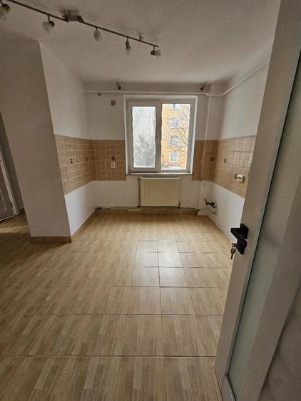 Apartament cu 4 camere decomandat în Ultracentral