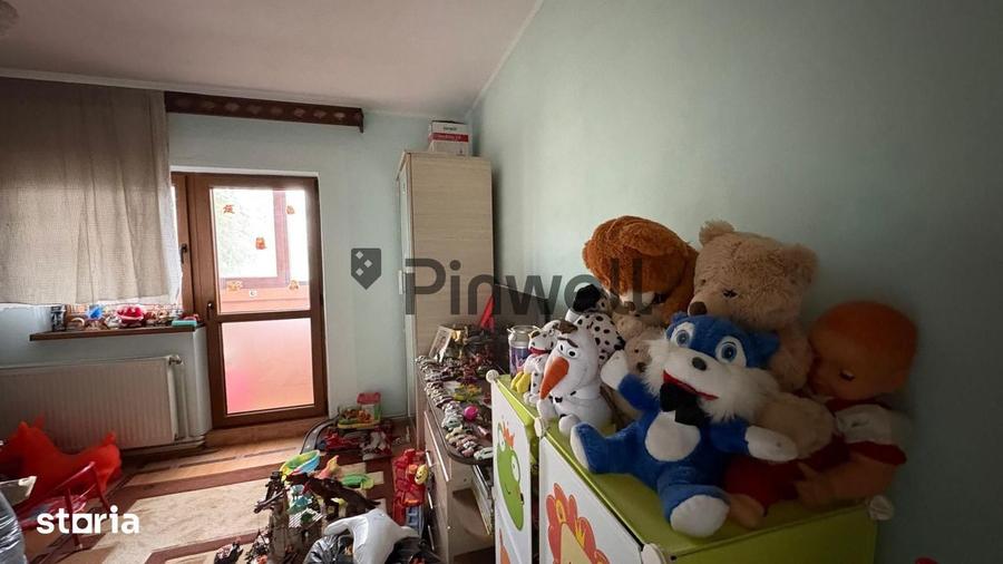 Apartament cu 4 camere decomandat, mobilat în Vitan