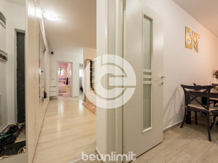 Apartament cu 3 camere semidecomandat, mobilat în Piața Cluj