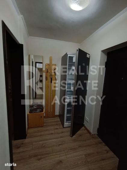 Apartament cu 2 camere, mobilat în Polonă