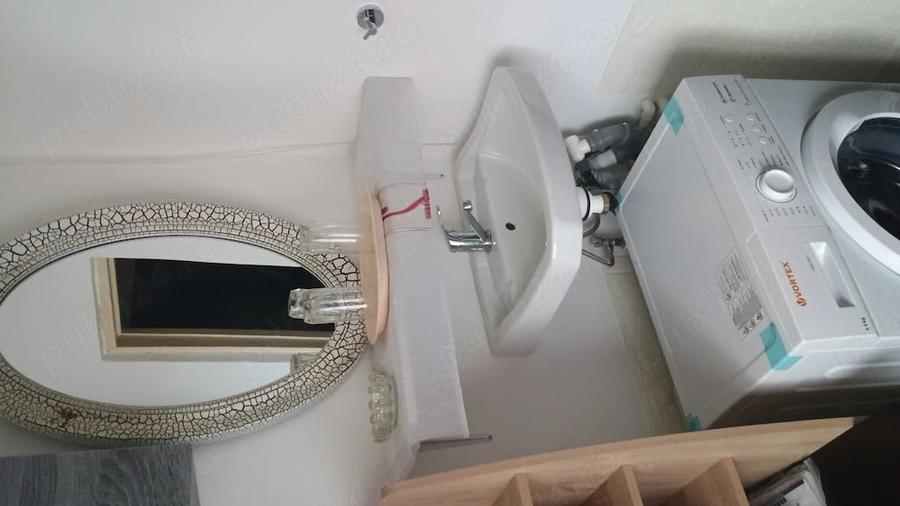 Garsonieră decomandată în Central