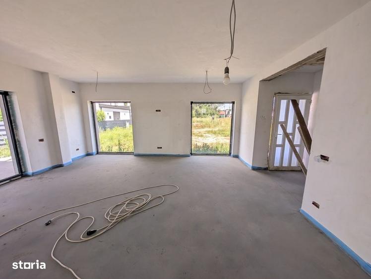Casă cu 4 camere în Dumbrăveni