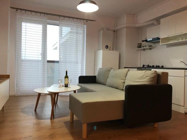 Apartament cu 2 camere semidecomandat, mobilat în Torontalului