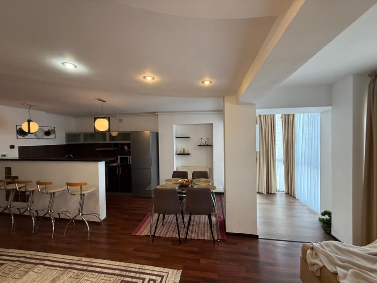 Apartament cu 3 camere decomandat, mobilat în Faleza Nord — fotografia 3