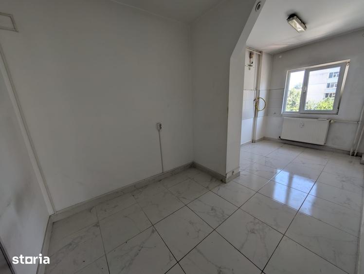 Apartament cu 2 camere semidecomandat în Republicii
