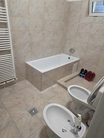 Casă cu 4 camere cu Teren 10000 Mp în Coada Izvorului