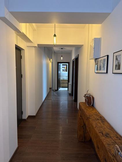 Apartament cu 3 camere decomandat în Uverturii