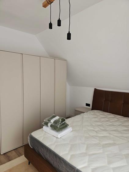 Apartament cu 3 camere decomandat în Exterior Vest