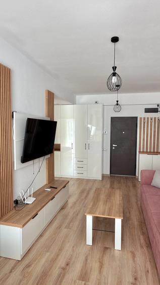 Apartament cu 2 camere semidecomandat în Central