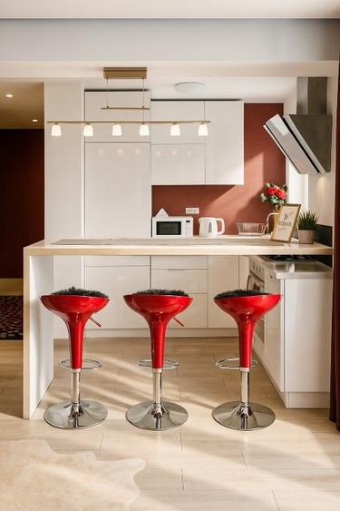 Apartament cu 2 camere semidecomandat, mobilat în Universitate