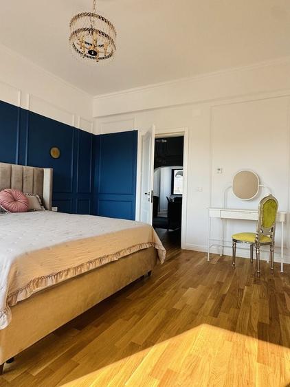 Apartament cu 4 camere decomandat în Calea Victoriei