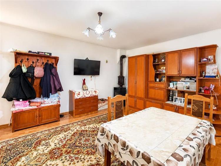 Casă individuală cu 4 camere cu Teren 1640 Mp în Bazna