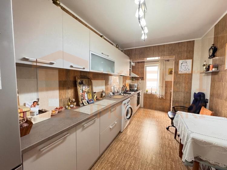 Duplex cu 5 camere cu Canalizare în Mamaia-Sat