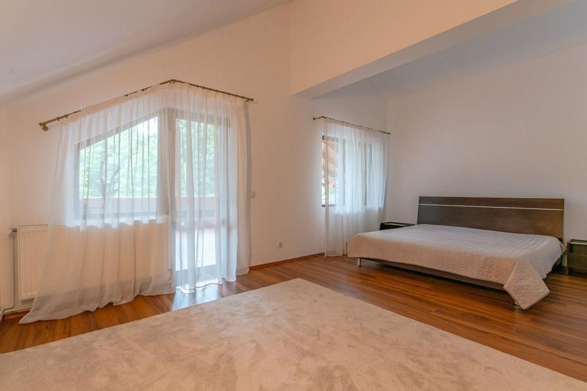 Casă individuală cu 5 camere cu Canalizare în Lunca Calnicului