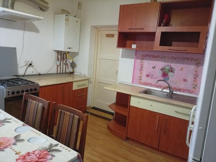 Casă cu 3 camere în Central