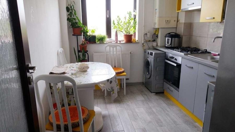 Apartament cu 3 camere decomandat în Craiovei