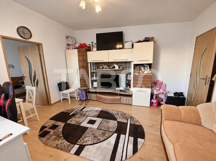 Apartament cu 2 camere nedecomandat, mobilat în Mihai Viteazul