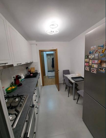 Apartament cu 3 camere decomandat, mobilat în Crângași