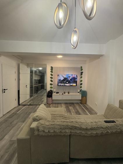 Apartament cu 2 camere decomandat în Uverturii